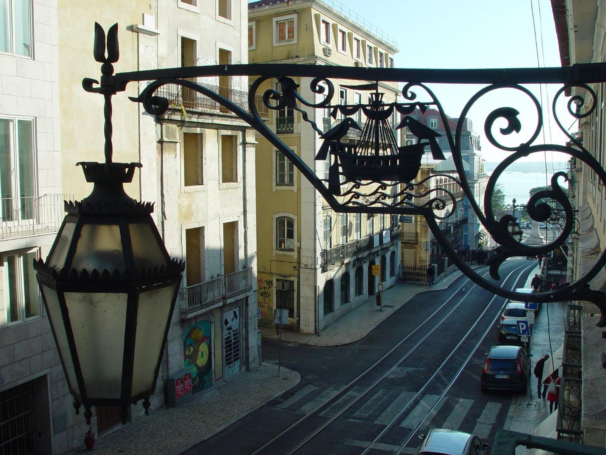 Hall Chiado Lisbon Exterior photo